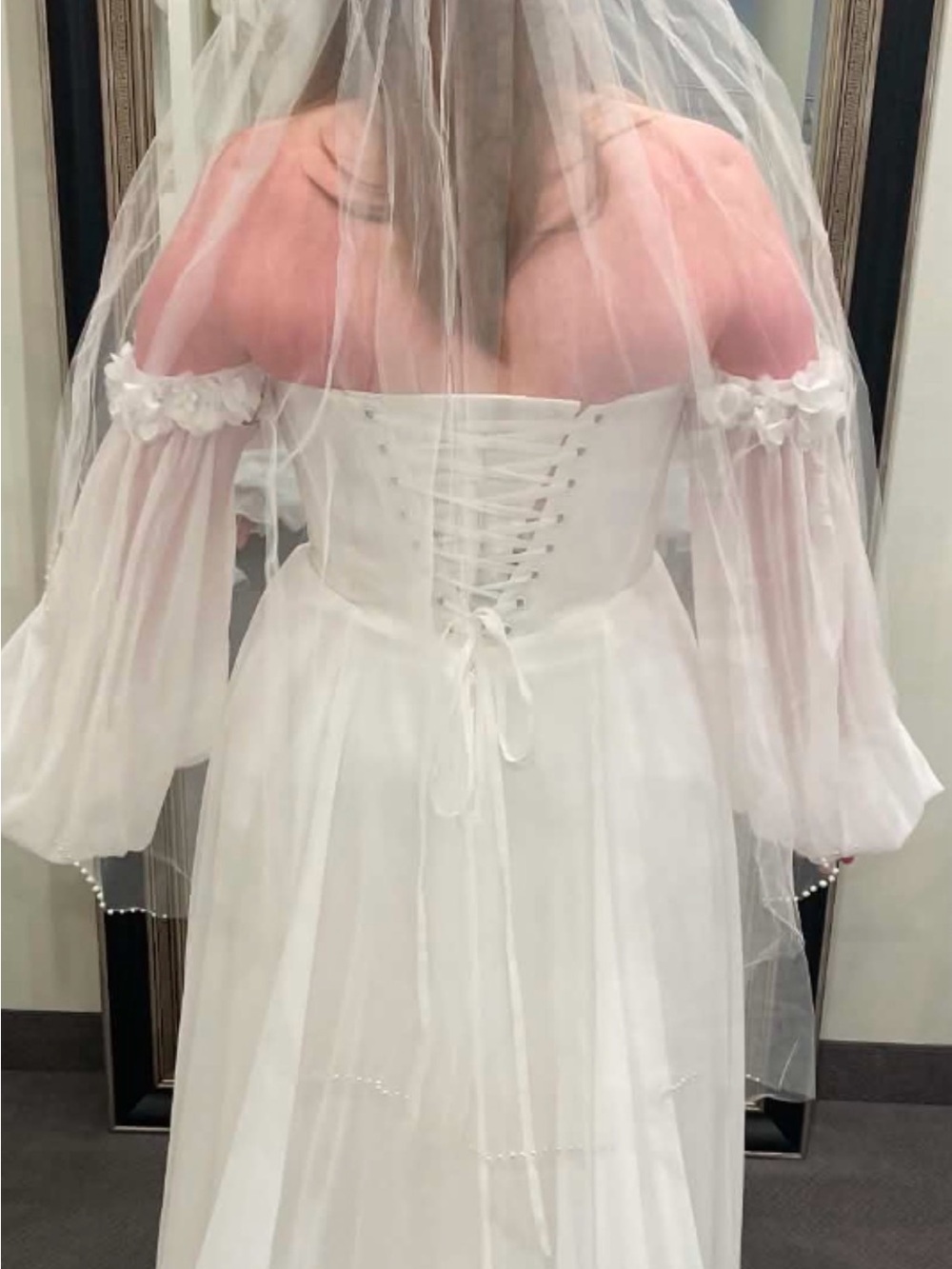 Wedding Veil with Pearl Details